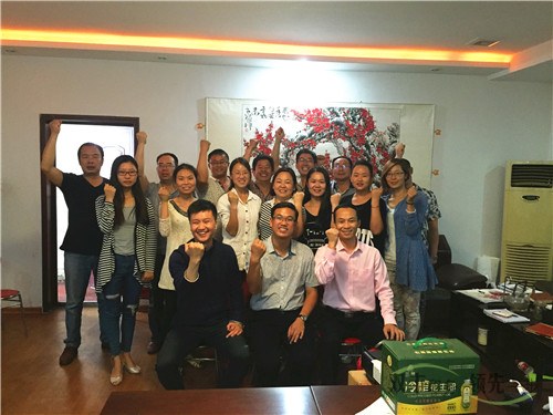 河南印刷廠先鋒之戰(zhàn)”參賽領(lǐng)導和金博老師合影