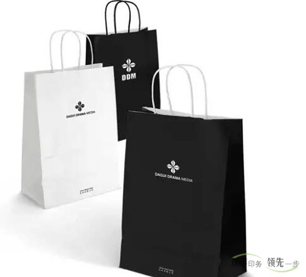 常用手提袋印刷材質(zhì)的優(yōu)缺點(diǎn)？